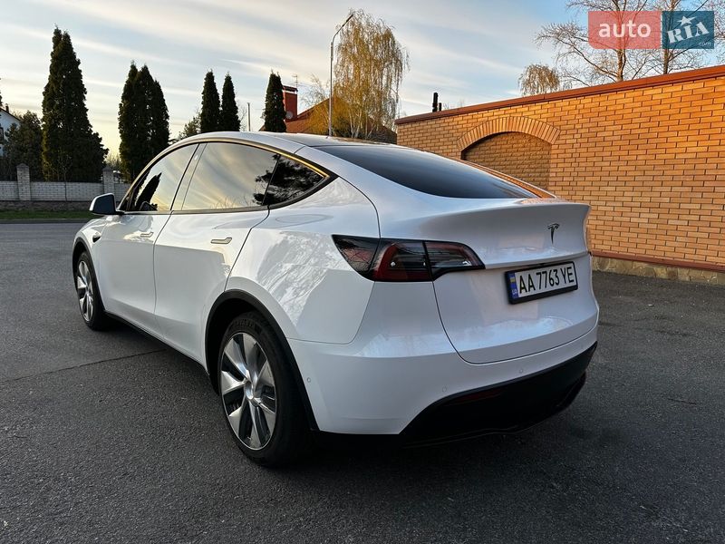 Внедорожник / Кроссовер Tesla Model Y 2021 в Киеве