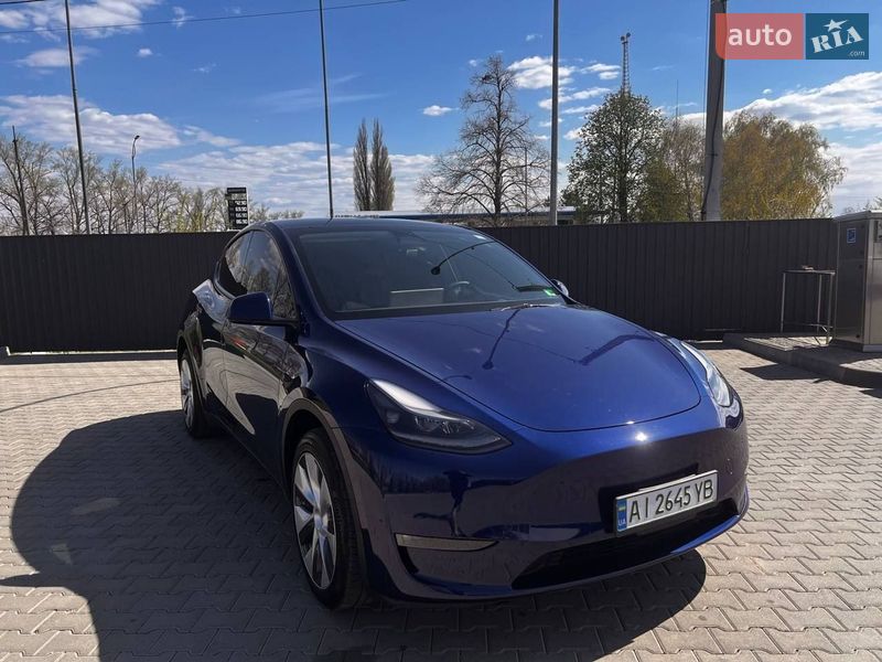 Внедорожник / Кроссовер Tesla Model Y 2023 в Киеве