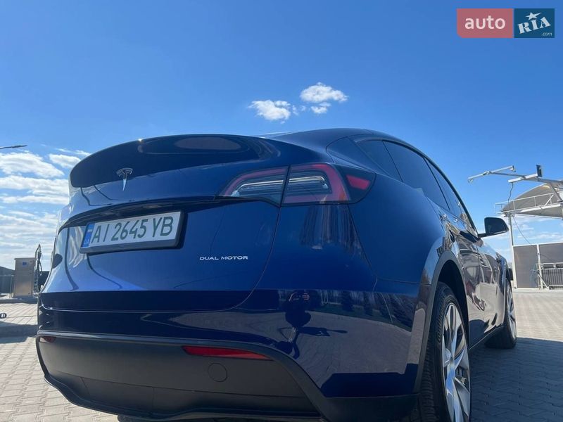 Внедорожник / Кроссовер Tesla Model Y 2023 в Киеве