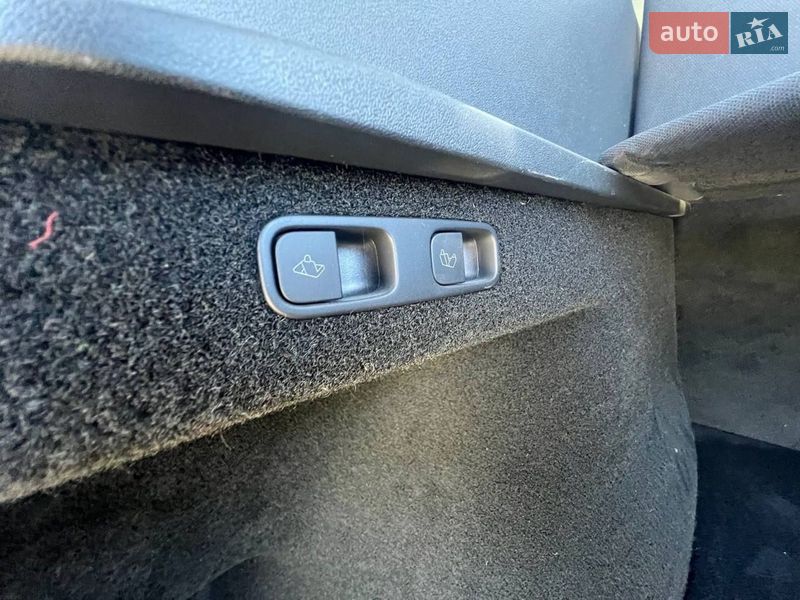 Внедорожник / Кроссовер Tesla Model Y 2023 в Киеве