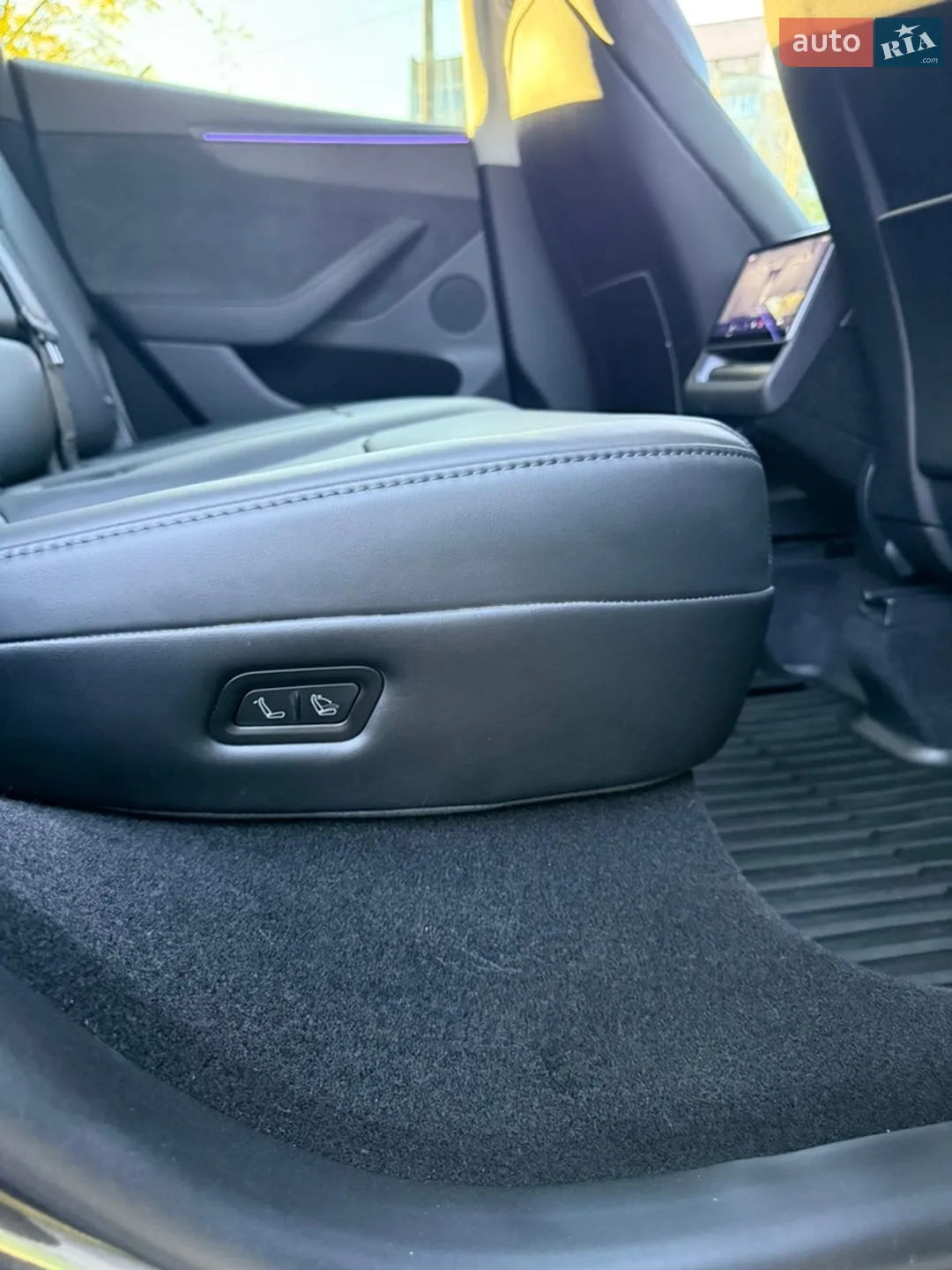 2025 Tesla Model Y - мініатюра 21