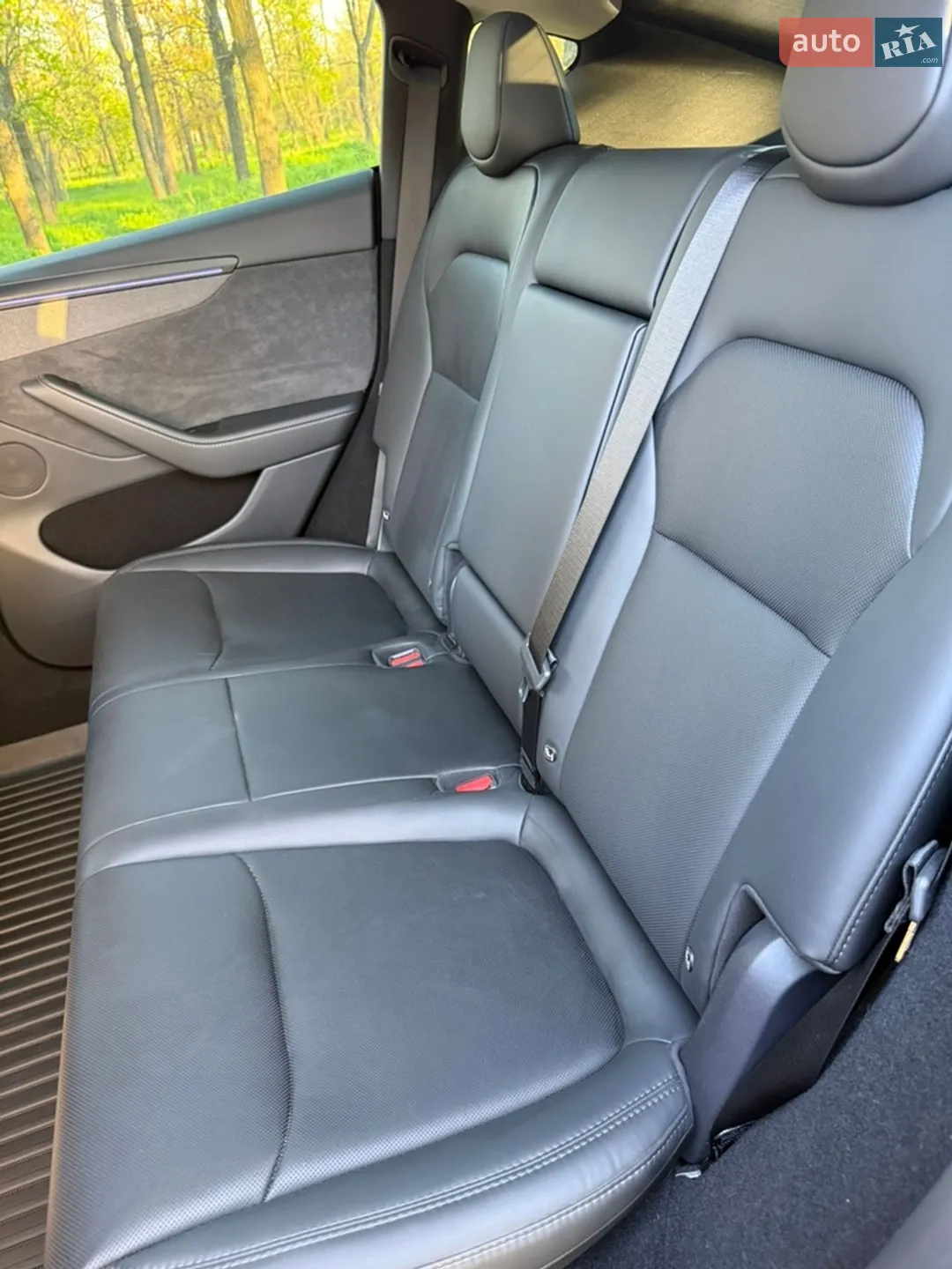 2025 Tesla Model Y - мініатюра 28