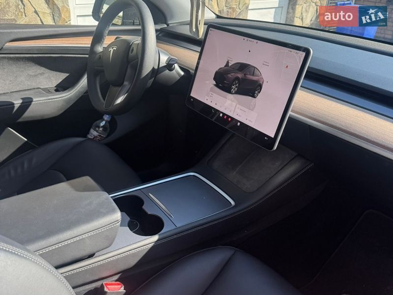 Внедорожник / Кроссовер Tesla Model Y 2024 в Львове