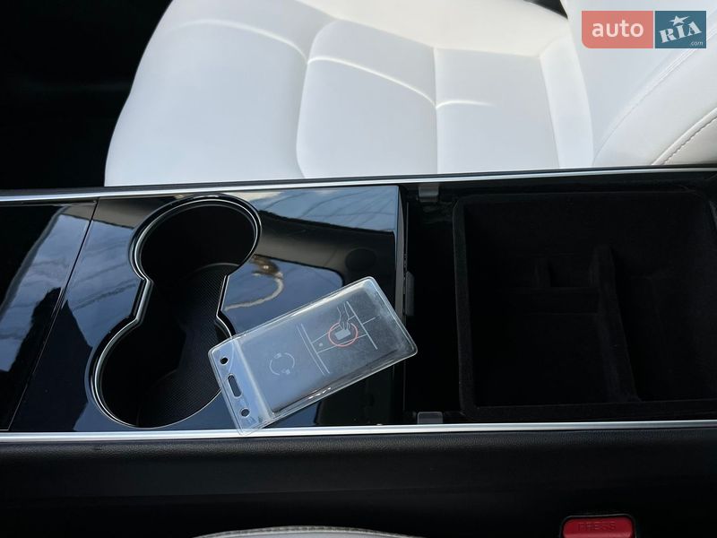 Внедорожник / Кроссовер Tesla Model Y 2020 в Львове