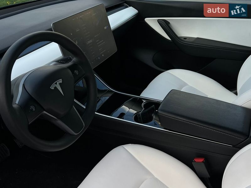 Внедорожник / Кроссовер Tesla Model Y 2020 в Львове