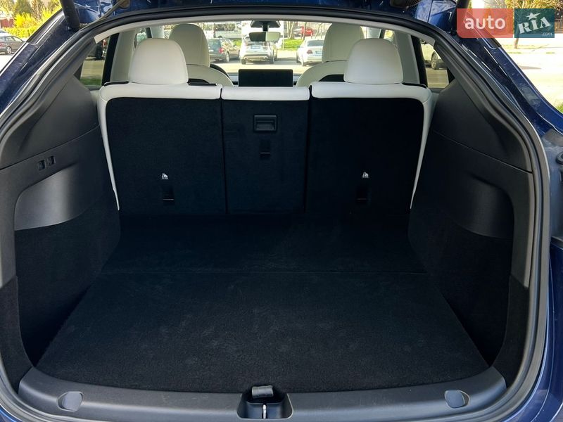 Внедорожник / Кроссовер Tesla Model Y 2020 в Львове