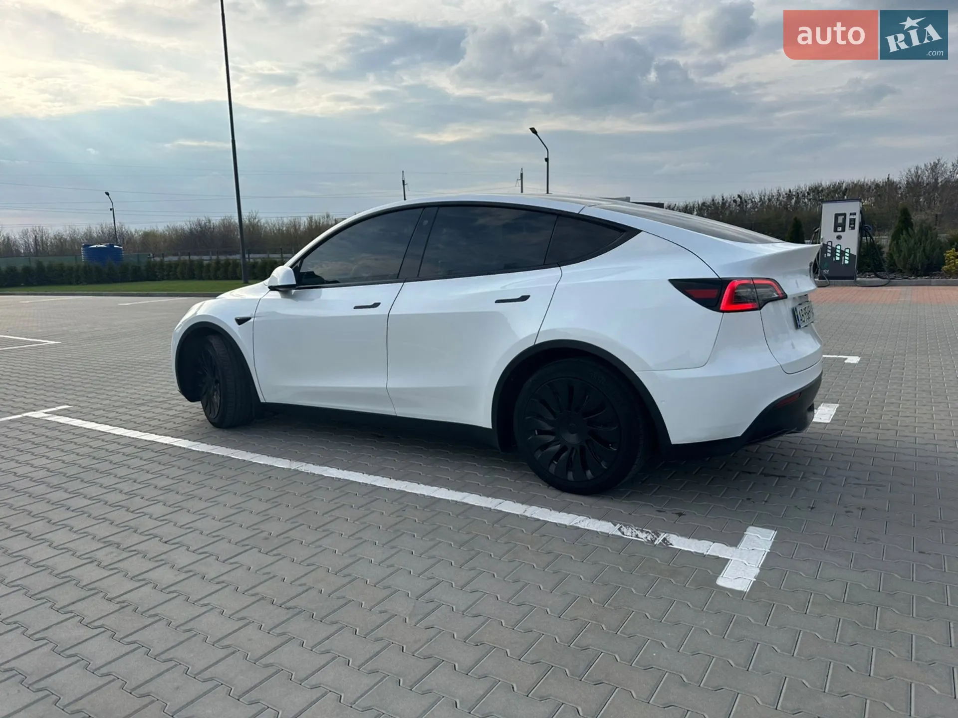 2021 Tesla Model Y - мініатюра 5
