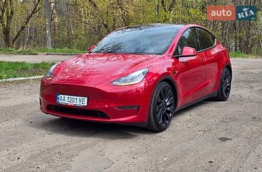 Внедорожник / Кроссовер Tesla Model Y 2023 в Киеве