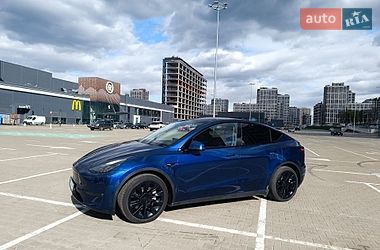 Внедорожник / Кроссовер Tesla Model Y 2023 в Киеве