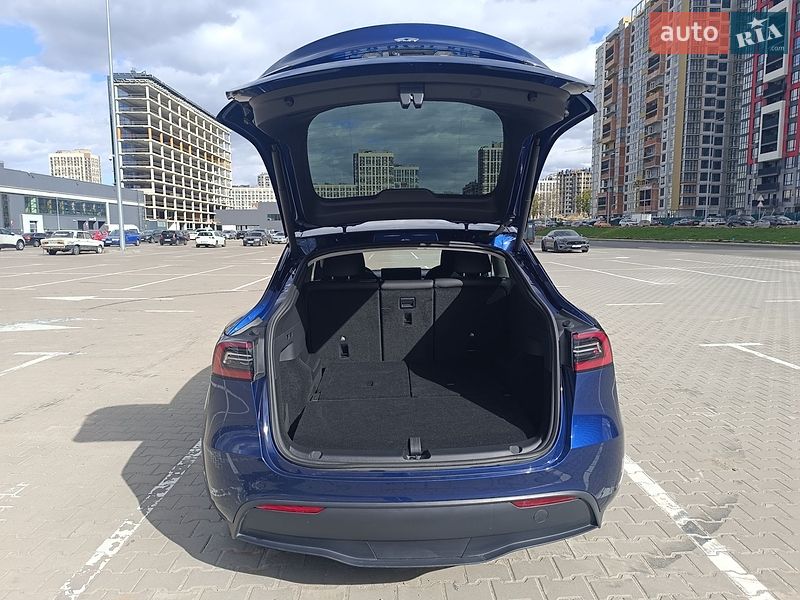 Внедорожник / Кроссовер Tesla Model Y 2023 в Киеве