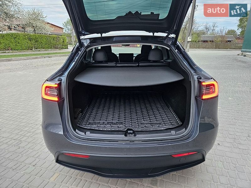 Внедорожник / Кроссовер Tesla Model Y 2023 в Рава-Русской