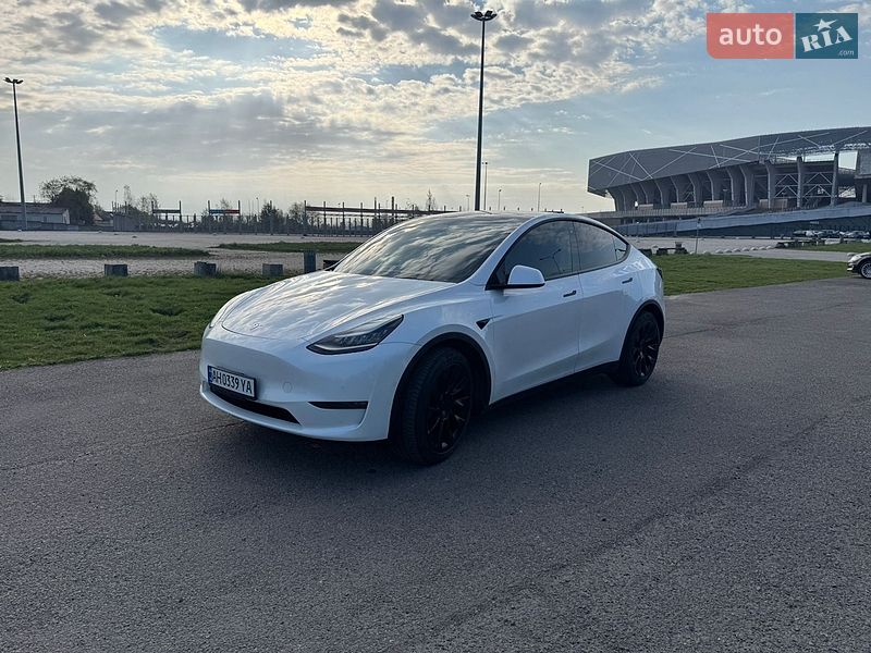 Внедорожник / Кроссовер Tesla Model Y 2020 в Львове