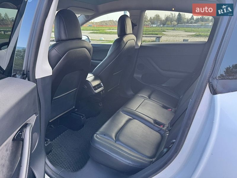 Внедорожник / Кроссовер Tesla Model Y 2020 в Львове