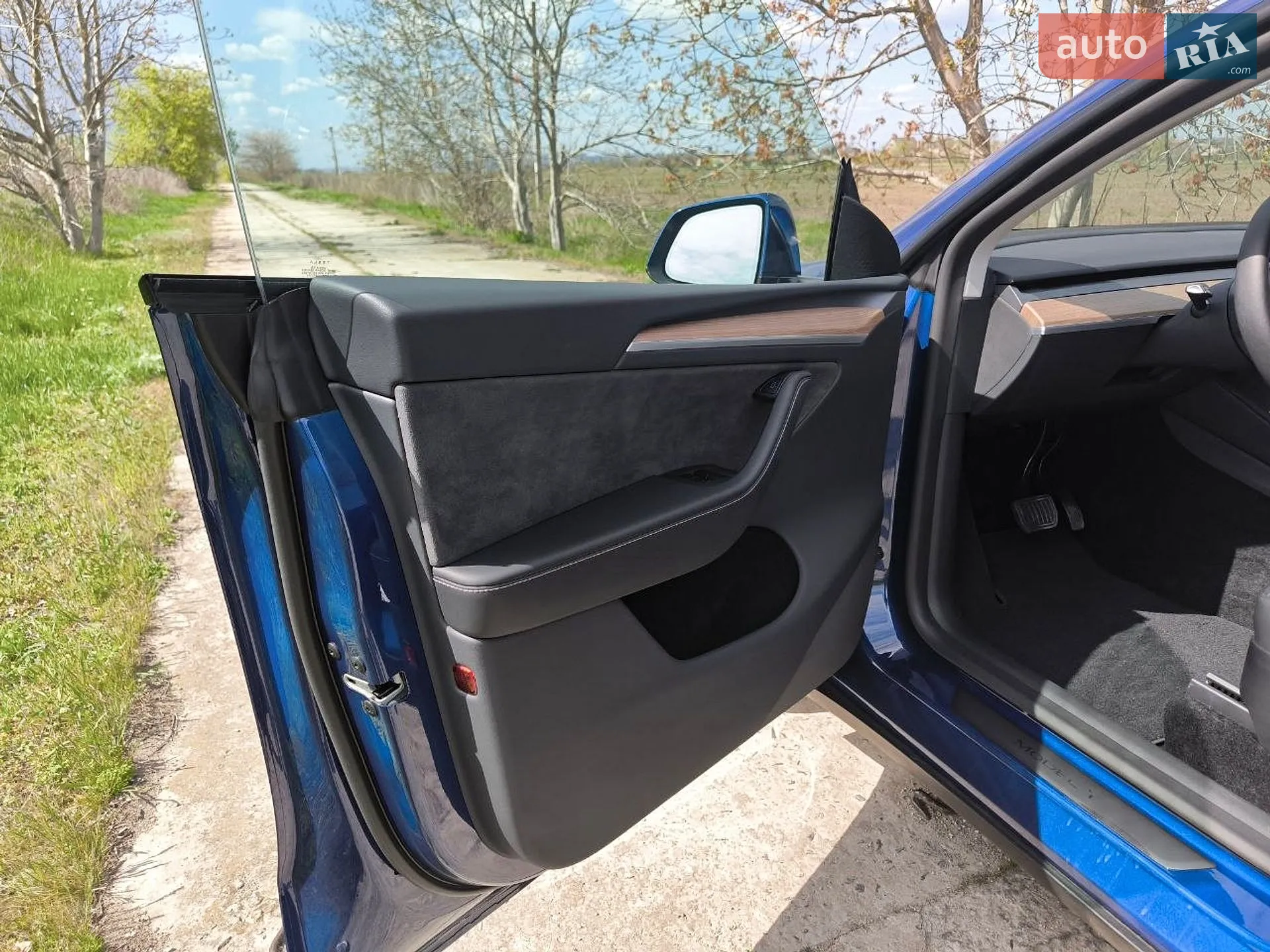 2024 Tesla Model Y - мініатюра 8