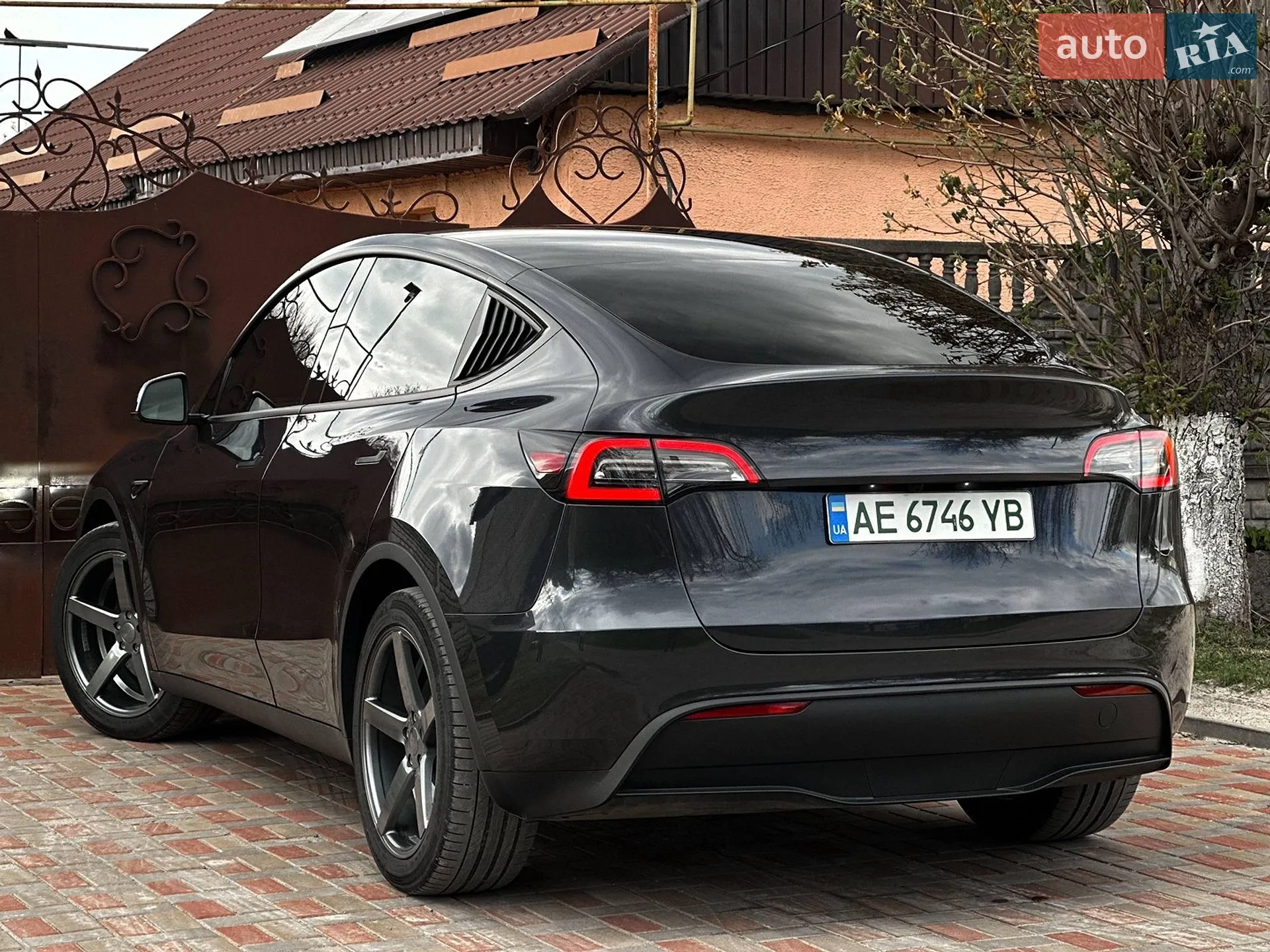 2024 Tesla Model Y - мініатюра 6