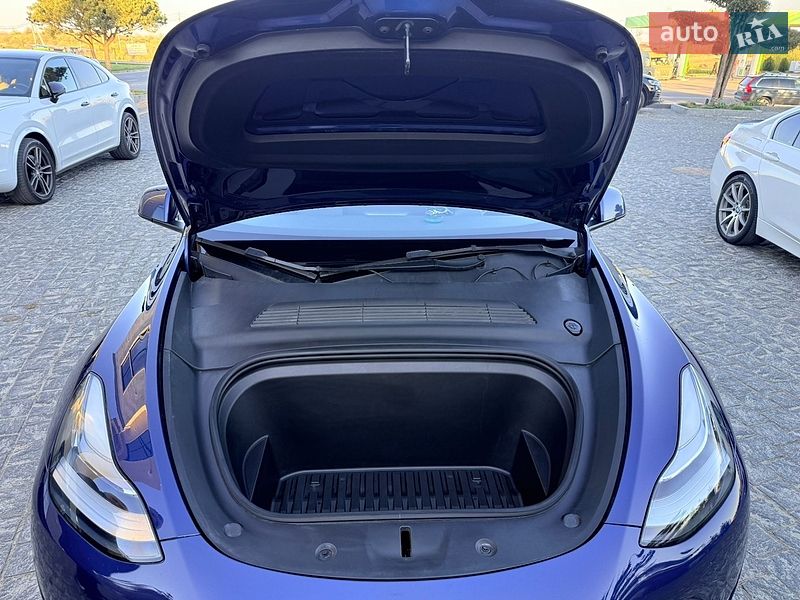 Внедорожник / Кроссовер Tesla Model Y 2021 в Львове