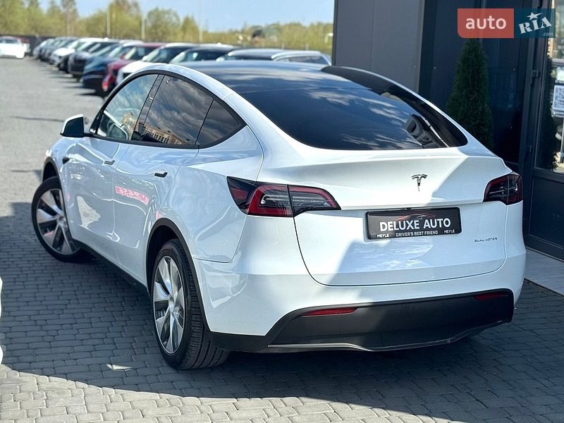 Внедорожник / Кроссовер Tesla Model Y 2023 в Ивано-Франковске