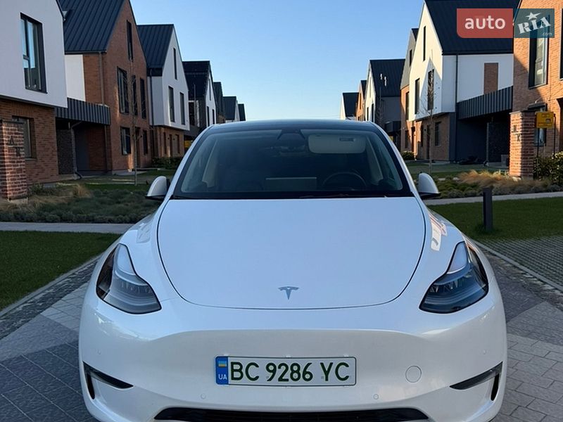 Tesla Model Y 2022