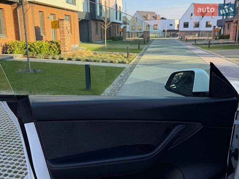 Внедорожник / Кроссовер Tesla Model Y 2022 в Львове