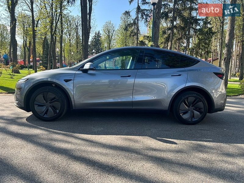 Внедорожник / Кроссовер Tesla Model Y 2025 в Харькове