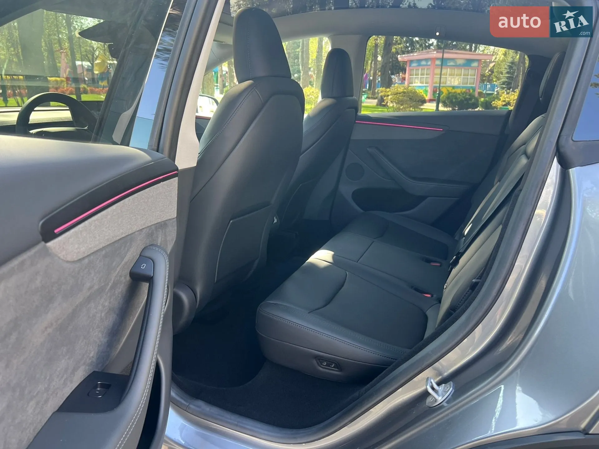 2025 Tesla Model Y - мініатюра 19