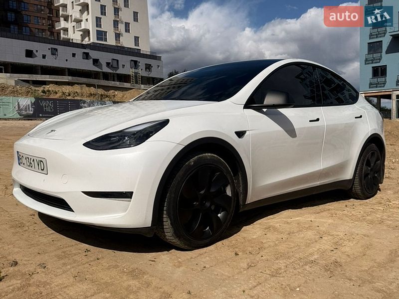 Tesla Model Y 2023