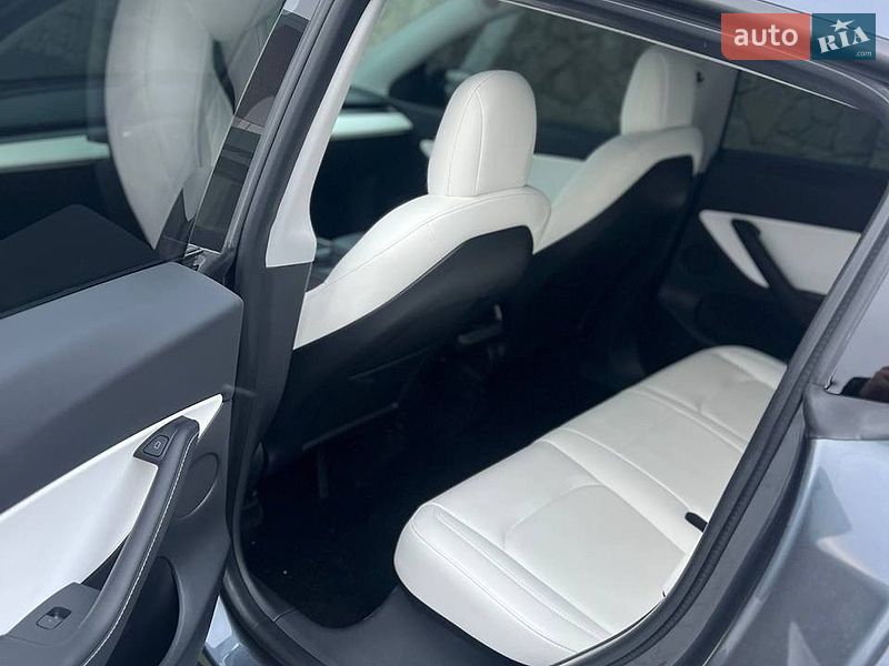 Внедорожник / Кроссовер Tesla Model Y 2021 в Львове