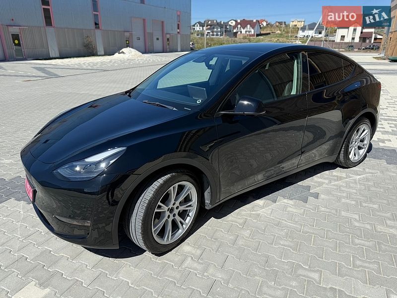 Позашляховик / Кросовер Tesla Model Y 2022 в Львові