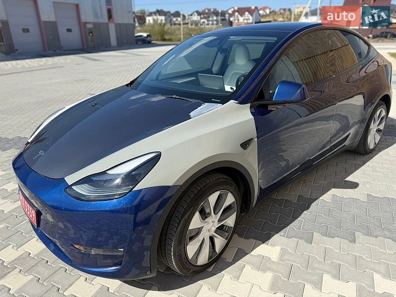 Внедорожник / Кроссовер Tesla Model Y 2023 в Львове