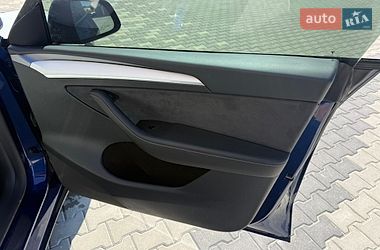 Внедорожник / Кроссовер Tesla Model Y 2023 в Львове