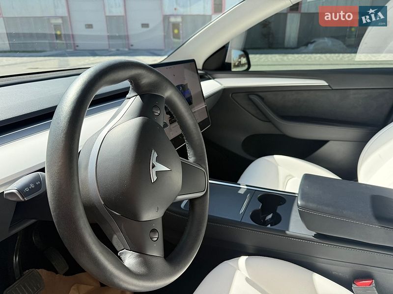 Внедорожник / Кроссовер Tesla Model Y 2023 в Львове