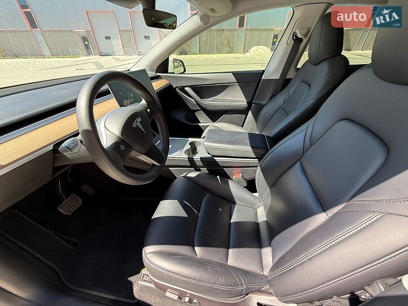 Внедорожник / Кроссовер Tesla Model Y 2021 в Львове