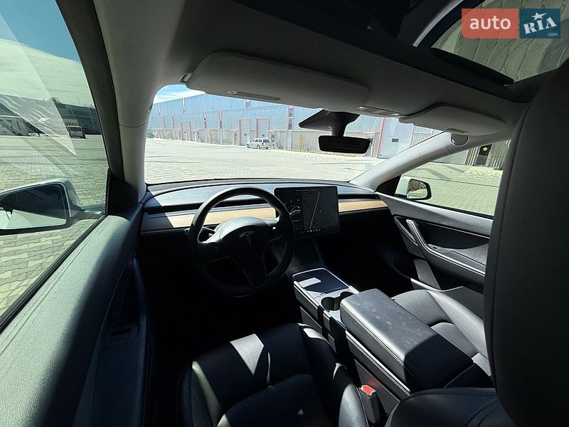 Внедорожник / Кроссовер Tesla Model Y 2021 в Львове