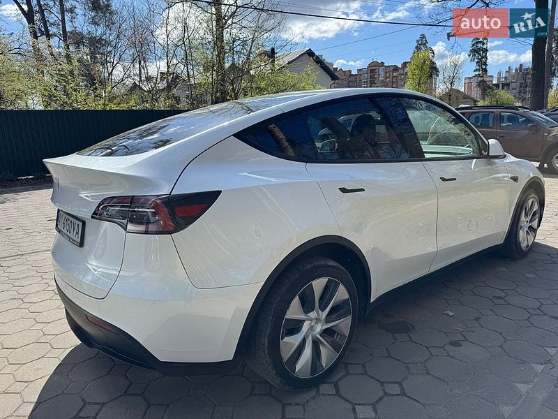 Внедорожник / Кроссовер Tesla Model Y 2023 в Киеве