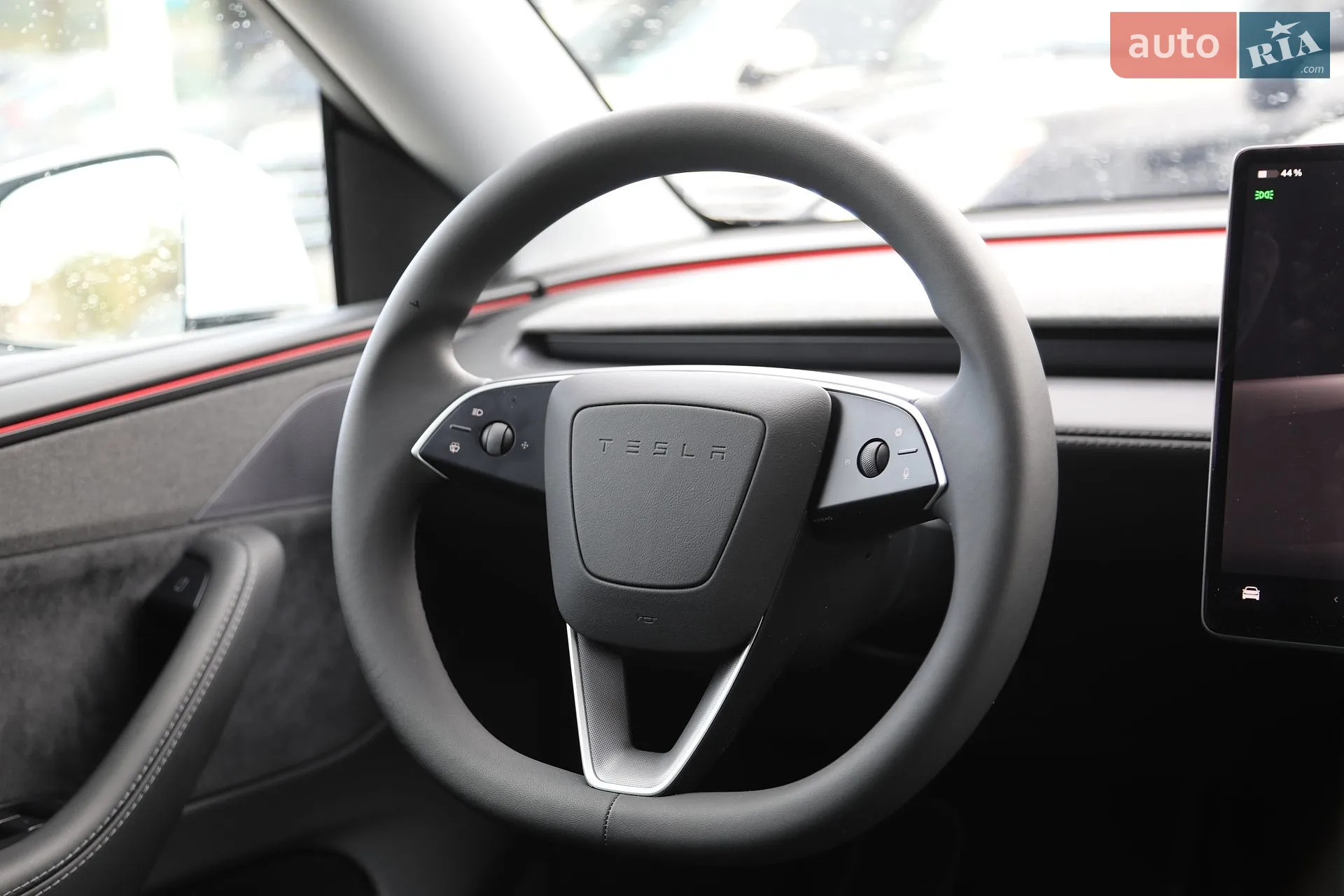2025 Tesla Model Y - мініатюра 18