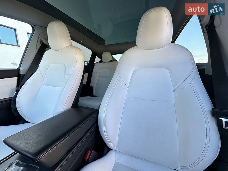 Внедорожник / Кроссовер Tesla Model Y 2021 в Луцке