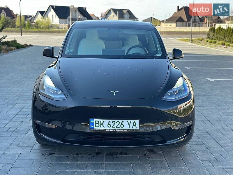 Внедорожник / Кроссовер Tesla Model Y 2021 в Луцке