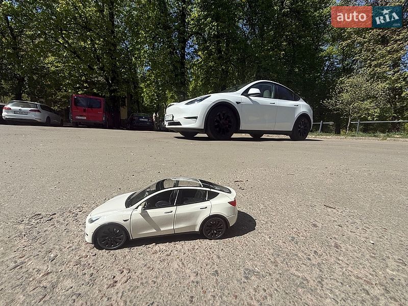 Внедорожник / Кроссовер Tesla Model Y 2022 в Львове