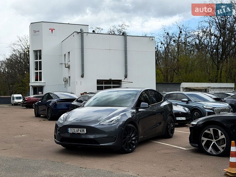 Внедорожник / Кроссовер Tesla Model Y 2022 в Киеве