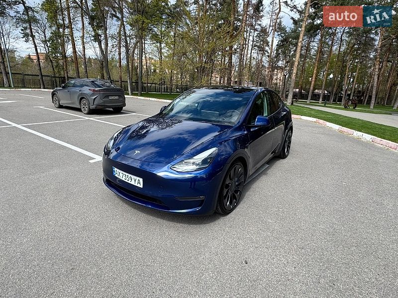 Tesla Model Y 2023