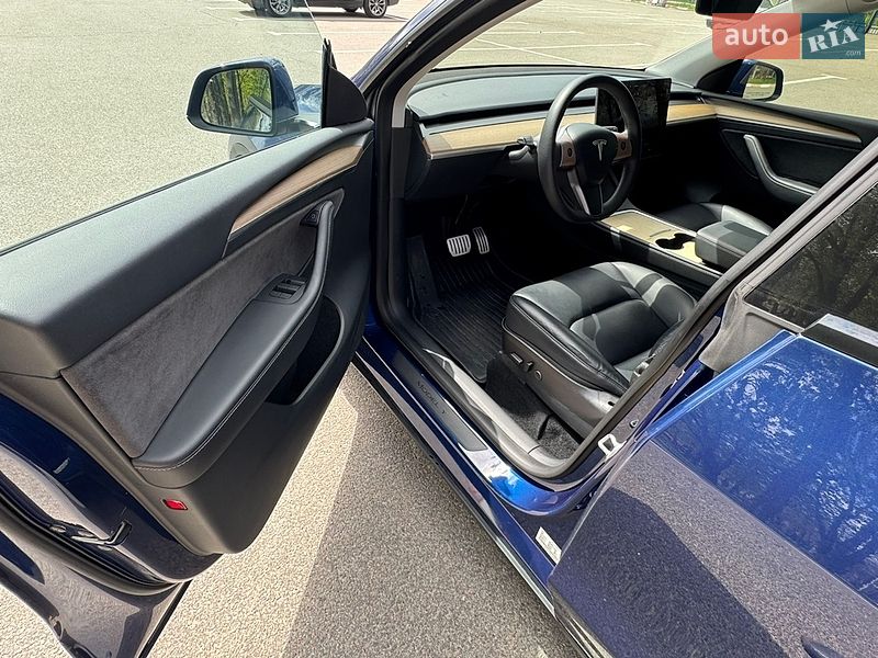 Внедорожник / Кроссовер Tesla Model Y 2023 в Харькове