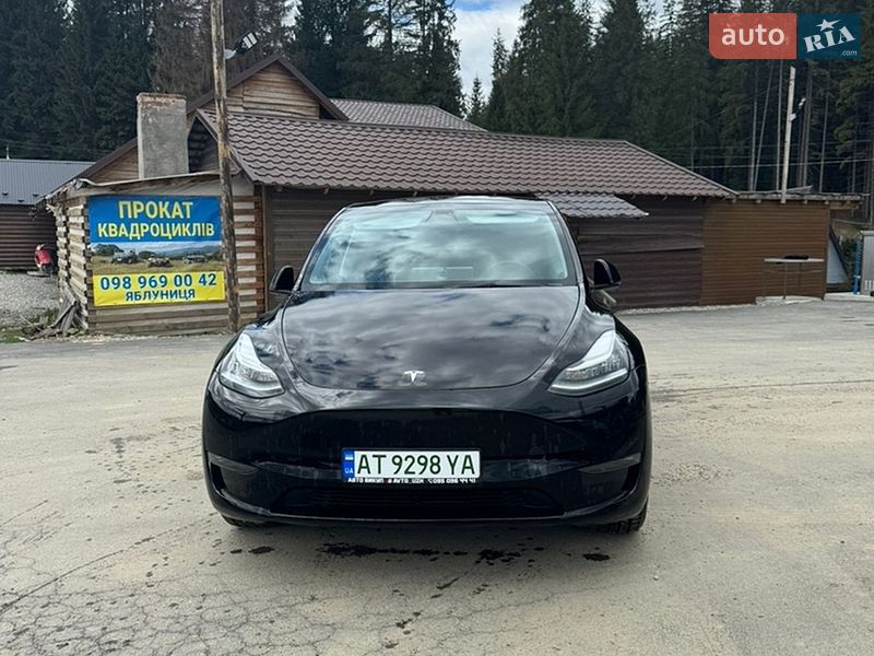 Tesla Model Y 2023