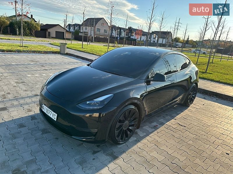 Внедорожник / Кроссовер Tesla Model Y 2022 в Киеве