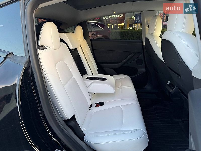 Позашляховик / Кросовер Tesla Model Y 2022 в Києві