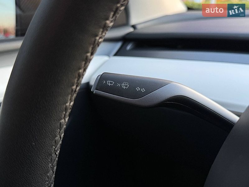 Позашляховик / Кросовер Tesla Model Y 2022 в Києві