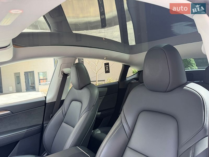 Внедорожник / Кроссовер Tesla Model Y 2024 в Киеве
