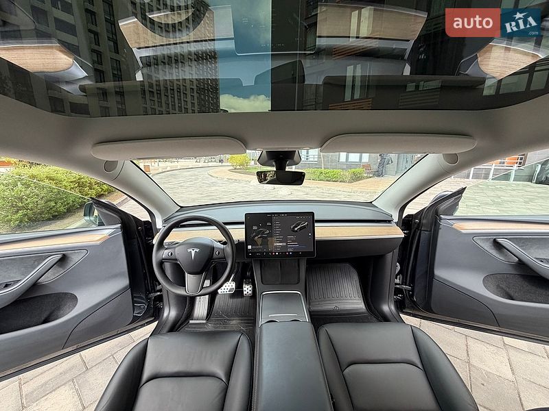 Внедорожник / Кроссовер Tesla Model Y 2024 в Киеве