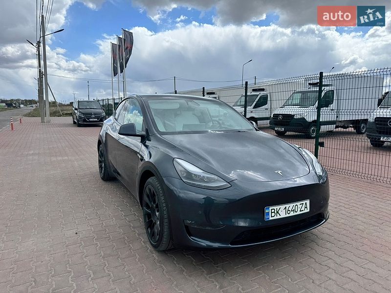 Tesla Model Y 2022