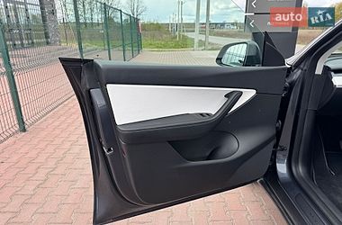 Внедорожник / Кроссовер Tesla Model Y 2022 в Ровно