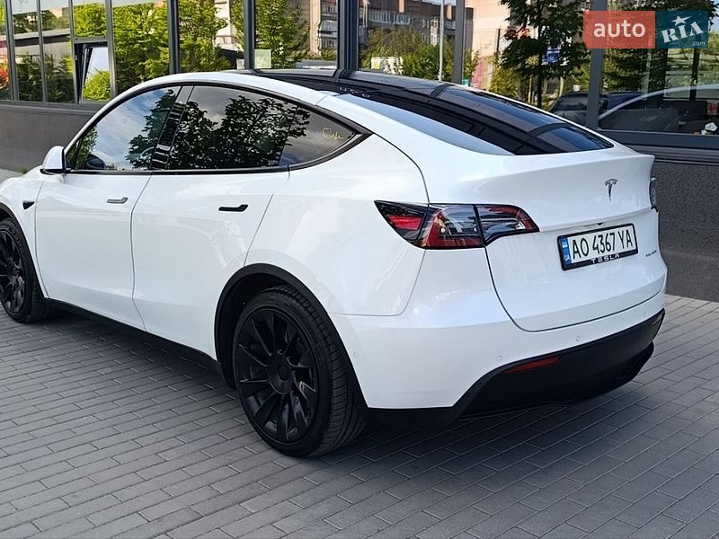 Tesla Model Y 2021